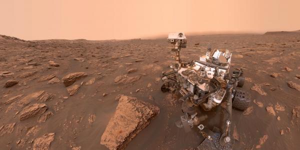 Curiosity Rover self-portrait with dust storm